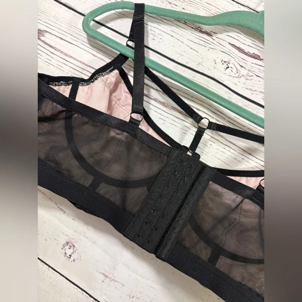 Torrid Blush Pink Lace Underwire Bra with Corset Piping in Size 2 - Picture 6 of 9